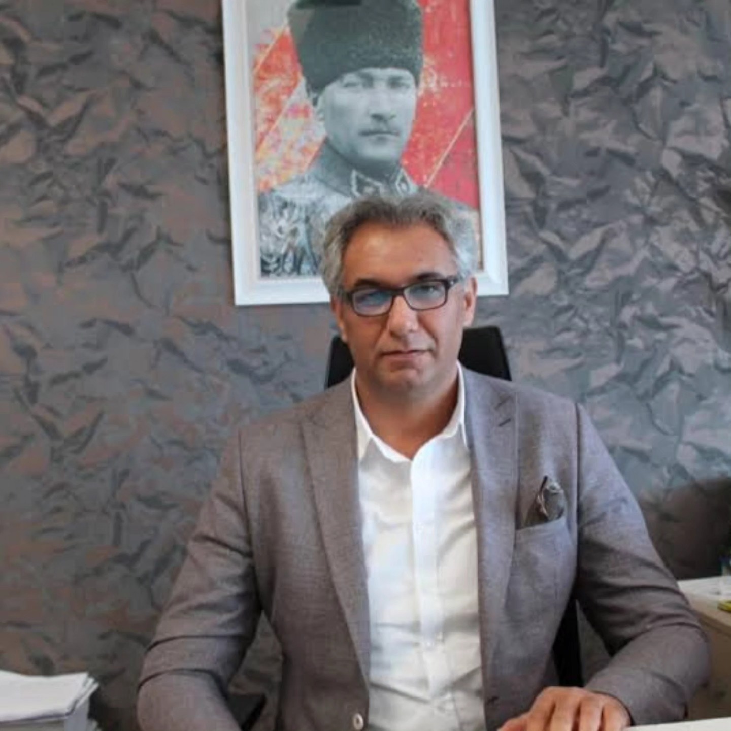 BAŞKAN URGENÇ; RESEN ATAMALARA TEPKİ GÖSTERDİ.